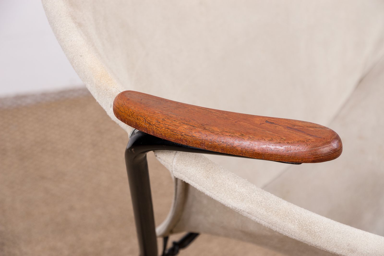 Fauteuil danois en cuir, acier et teck, modèle Balloon, par Hans Olsen, 1960. photo vinterior