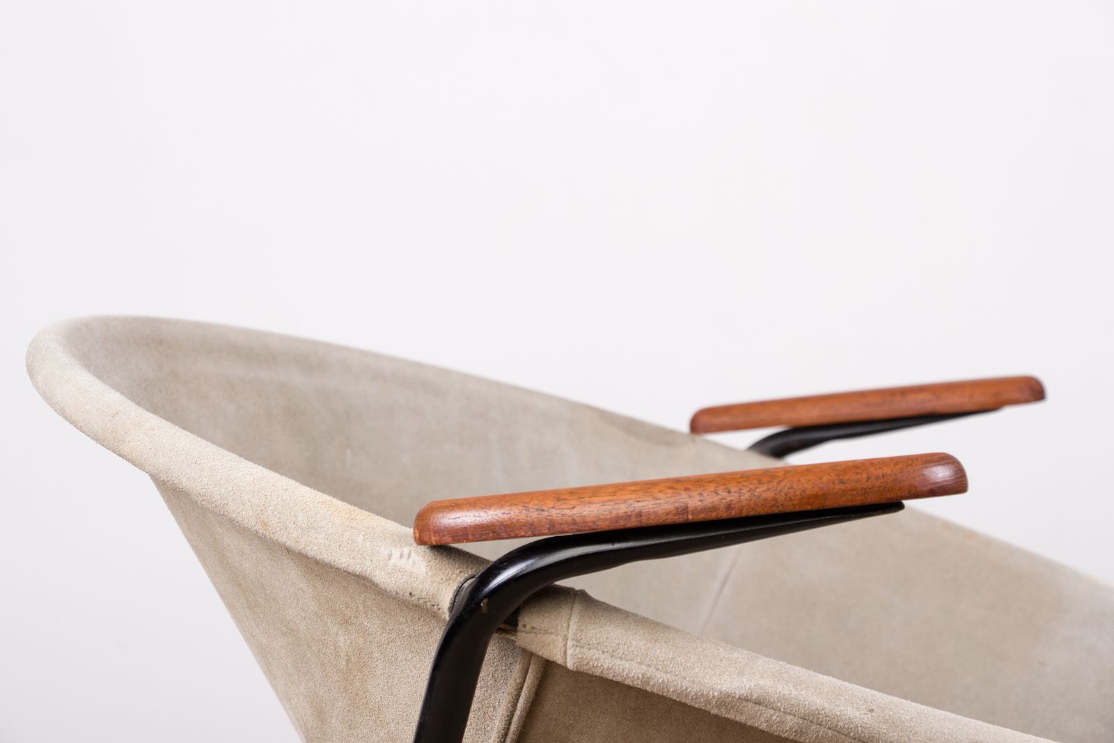 Danish Armchair In Leather, Steel And Teak, Balloon Model By Hans Olsen 1960. photo vintage