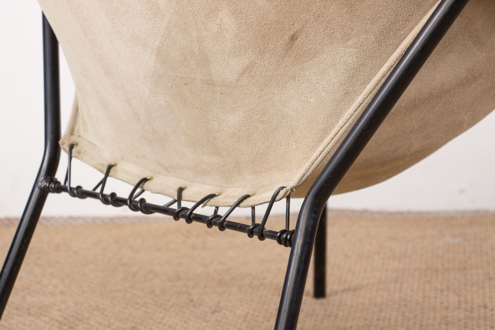 photo for sale Fauteuil danois en cuir, acier et teck, modèle Balloon, par Hans Olsen, 1960.