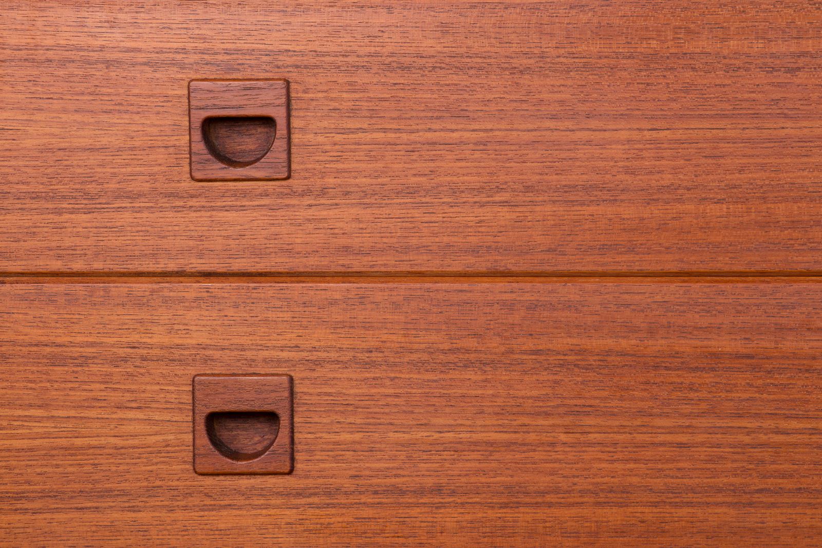 Commode danoise ou petit buffet en teck, 3 grands tiroirs, 1960. photo for sale