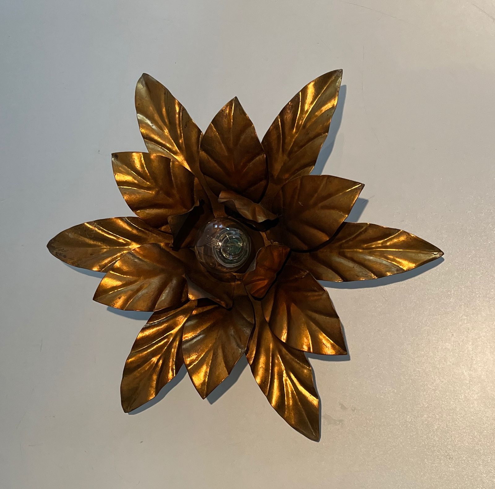 photo vinterior Flower Wall Lamp In Gold Metal In The Style Of Maison Jansen