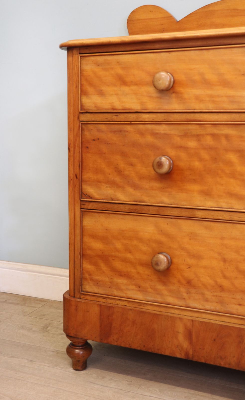 photo buy A Lovely Victorian Satin Birch Chest.