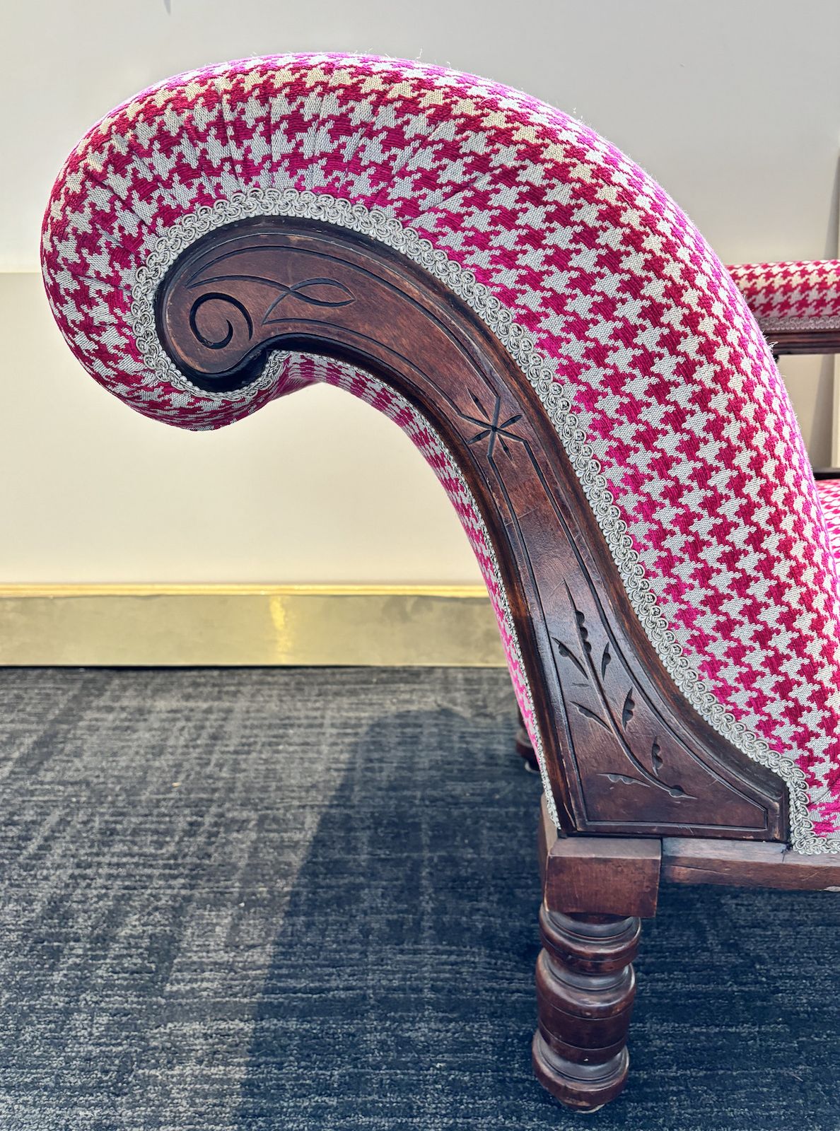 Edwardian Duet Chaise Longue. Fully Restored And Re Upholstered photo for sale