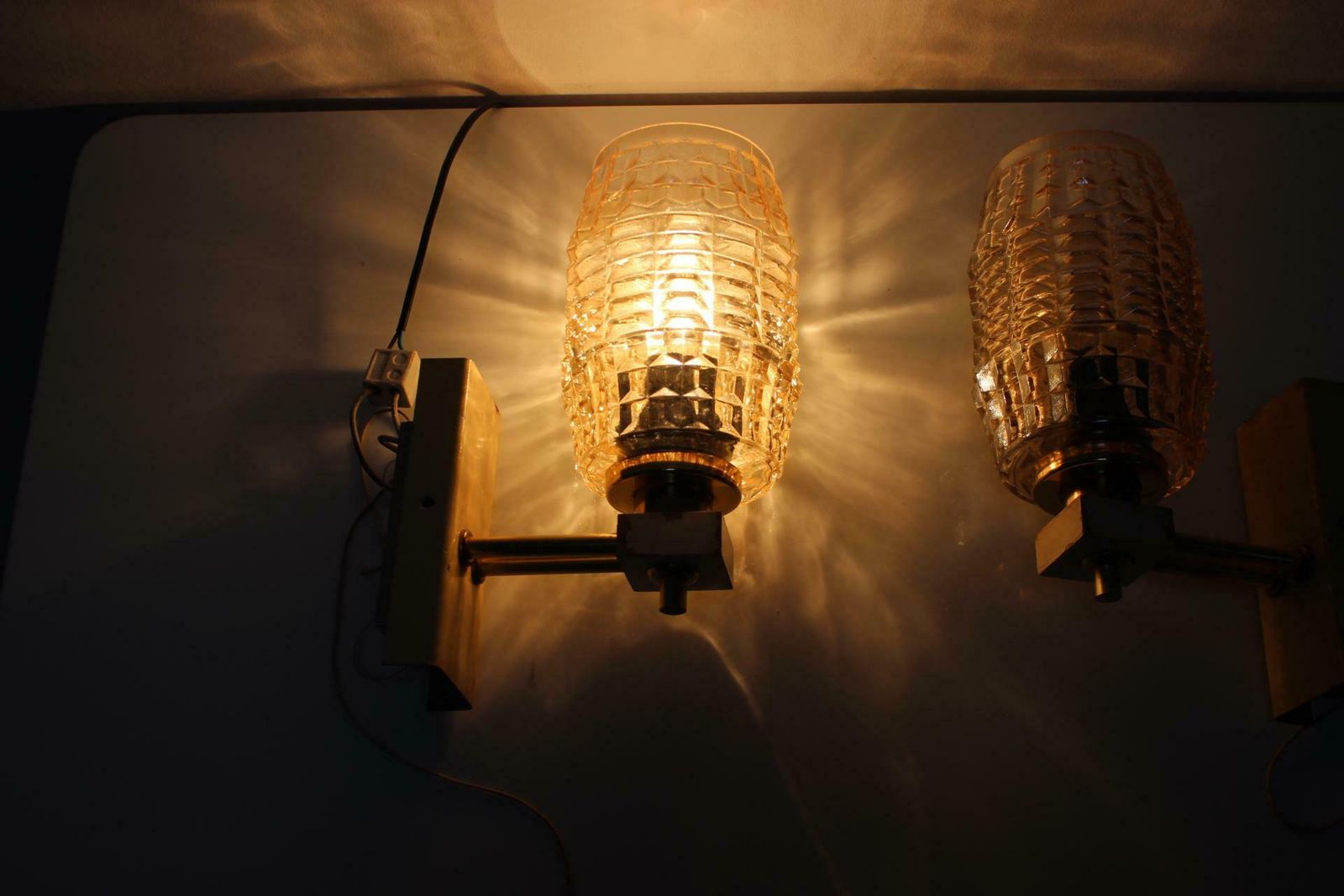 photo vintage 1970s Pair Of Two Wall Lamps With Glass Shades, Czechoslovakia