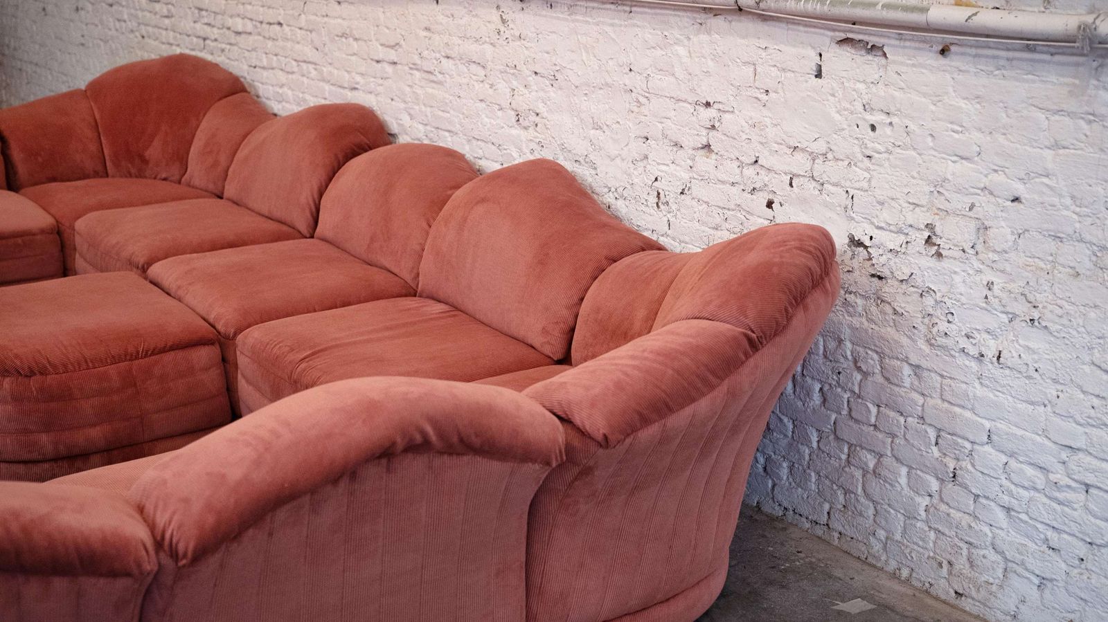 Zeldzame Roche Bobois "Vagues" Elementen Bank In Koraalkleurig Geribbeld Stof photo buy