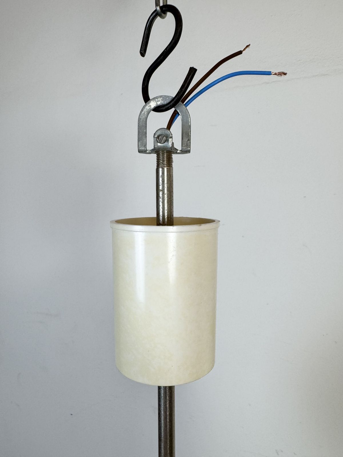 photo vintage Vintage Chandelier With Milk Glass From Elektrosvit, 1960s, 5x
