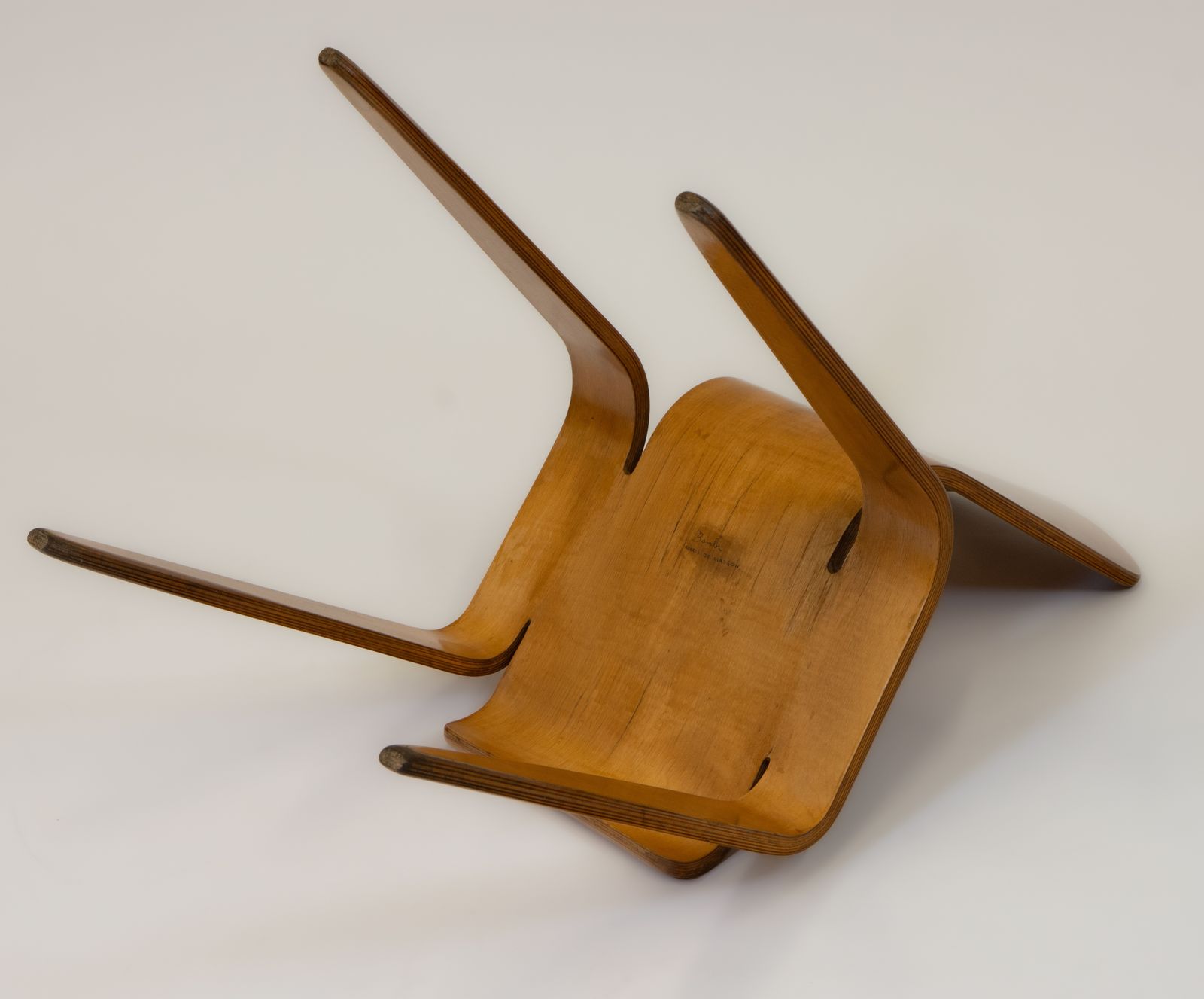 photo vintage Rare Bentply Bambi Chair Designed By Han Pieck For Morris & Co Glasgow 1946
