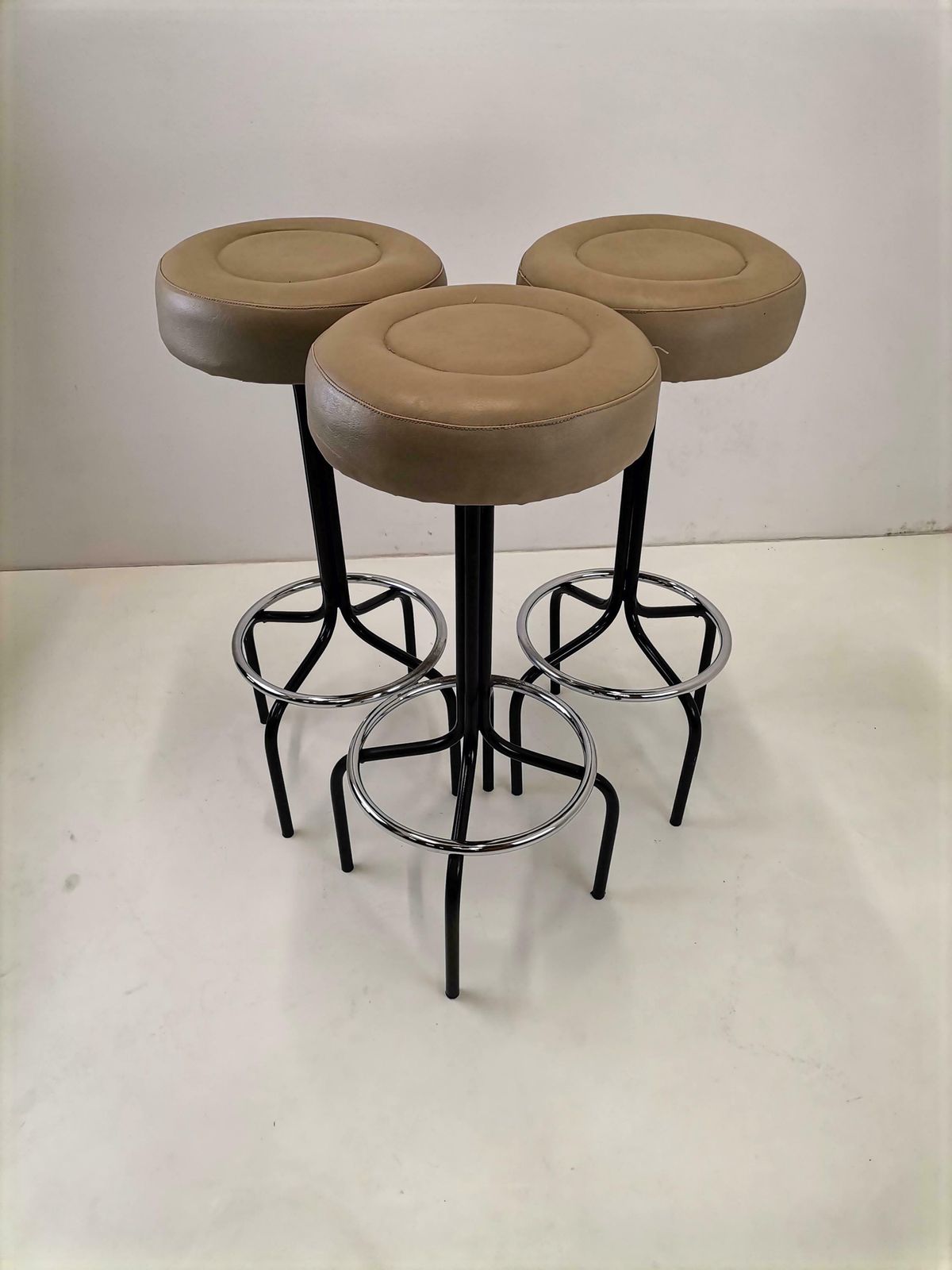 Set Of 3 Mid Century Modern Bar Stools / Mid Century Leather And Metal Bar Stool Set / 80s Yugoslavia photo Furniture