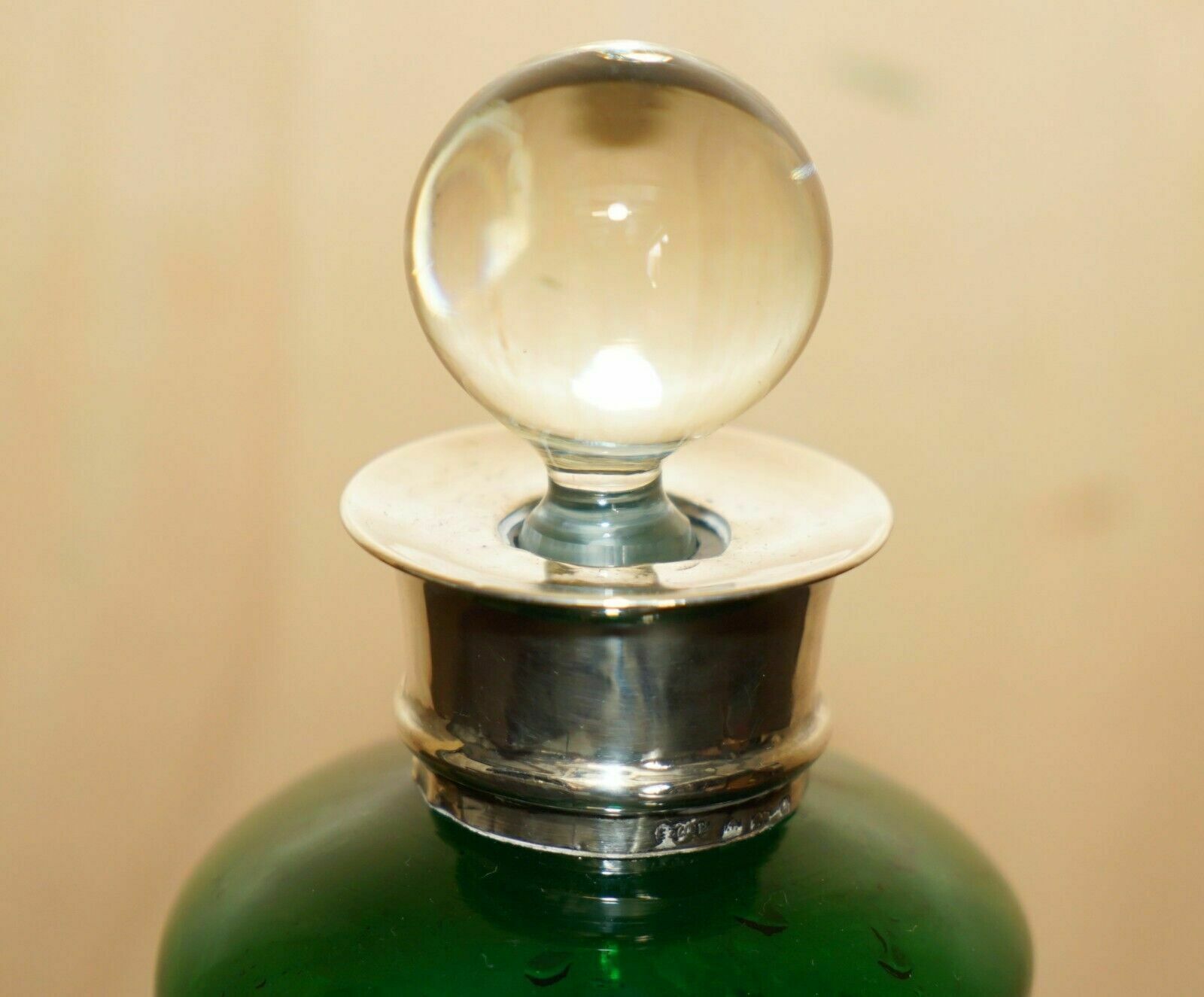 photo furniture Fine 1904 Antique Green Wine Port Spirit Decanter With Sterling Silver Collar