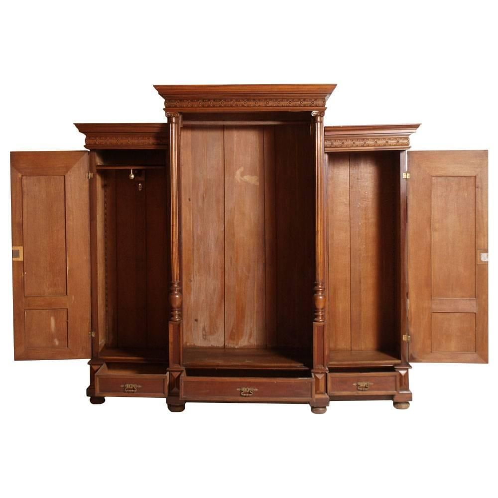 Italian Last 19th Century Neoclassic Wardrobe Cupboard In Carved Walnut photo 10155.6