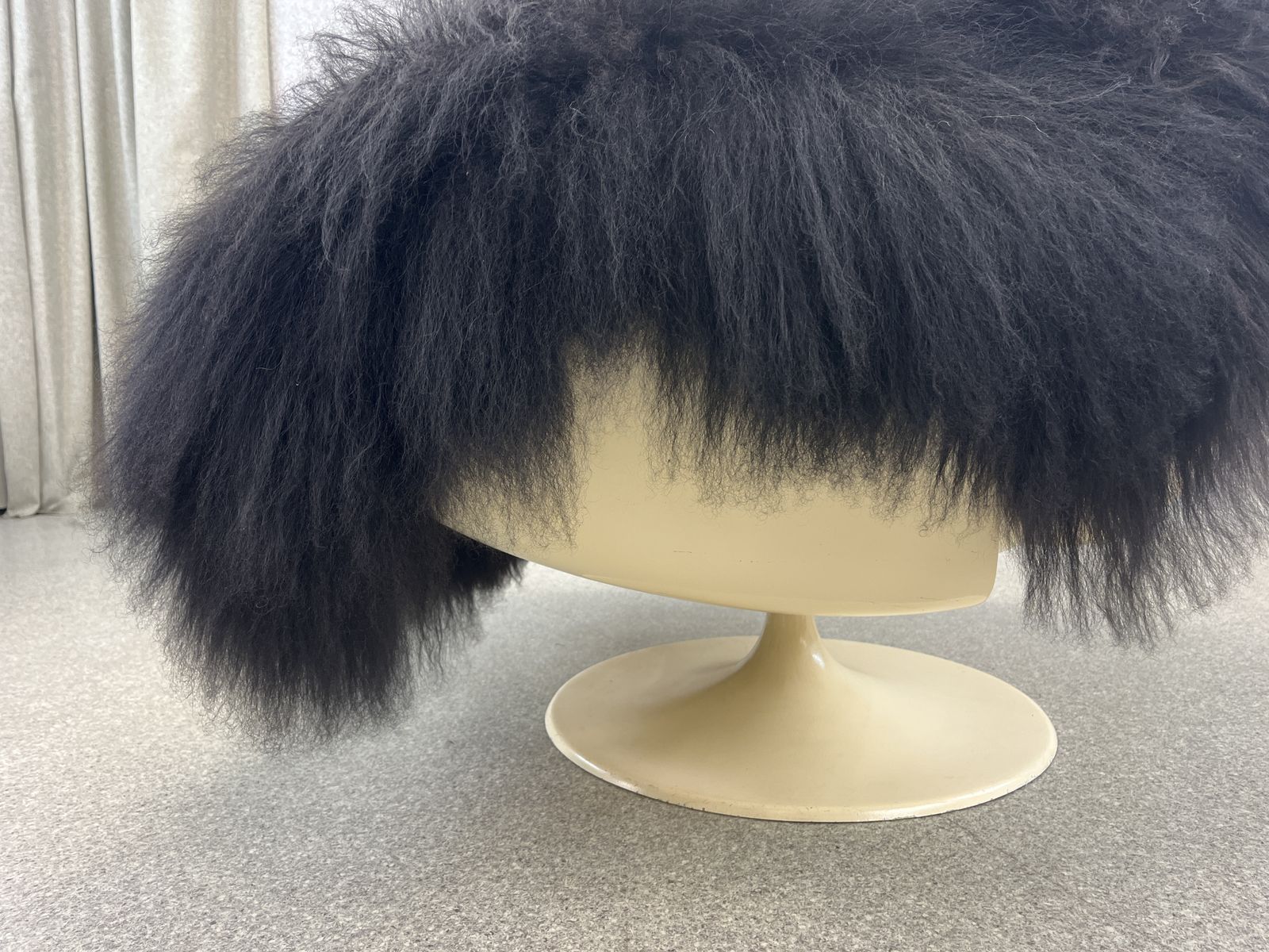 1830.0 Sheepskin Lurashell Space Age Swivel Chair Chaise Longue Fluffy Furry Yetti photo