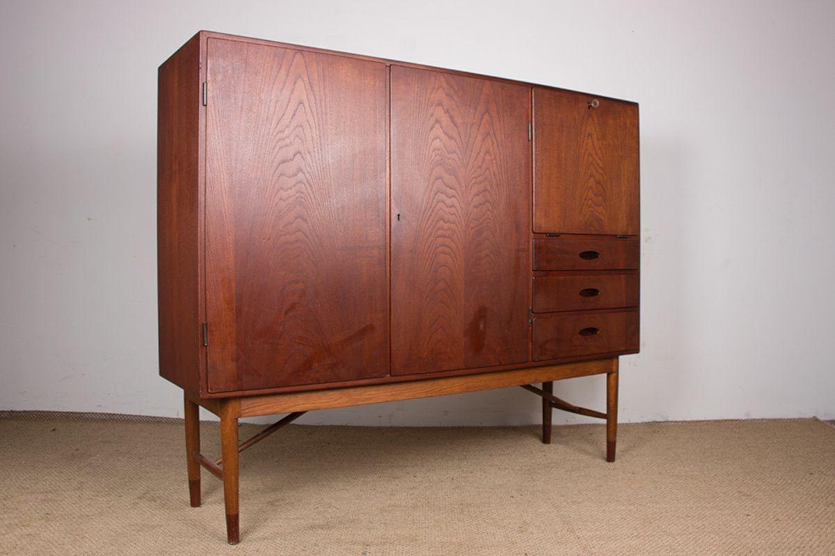 Buffet haut danois en teck et chêne, par Kurt Ostervig pour Randers Mobelfabrik, 1960.
