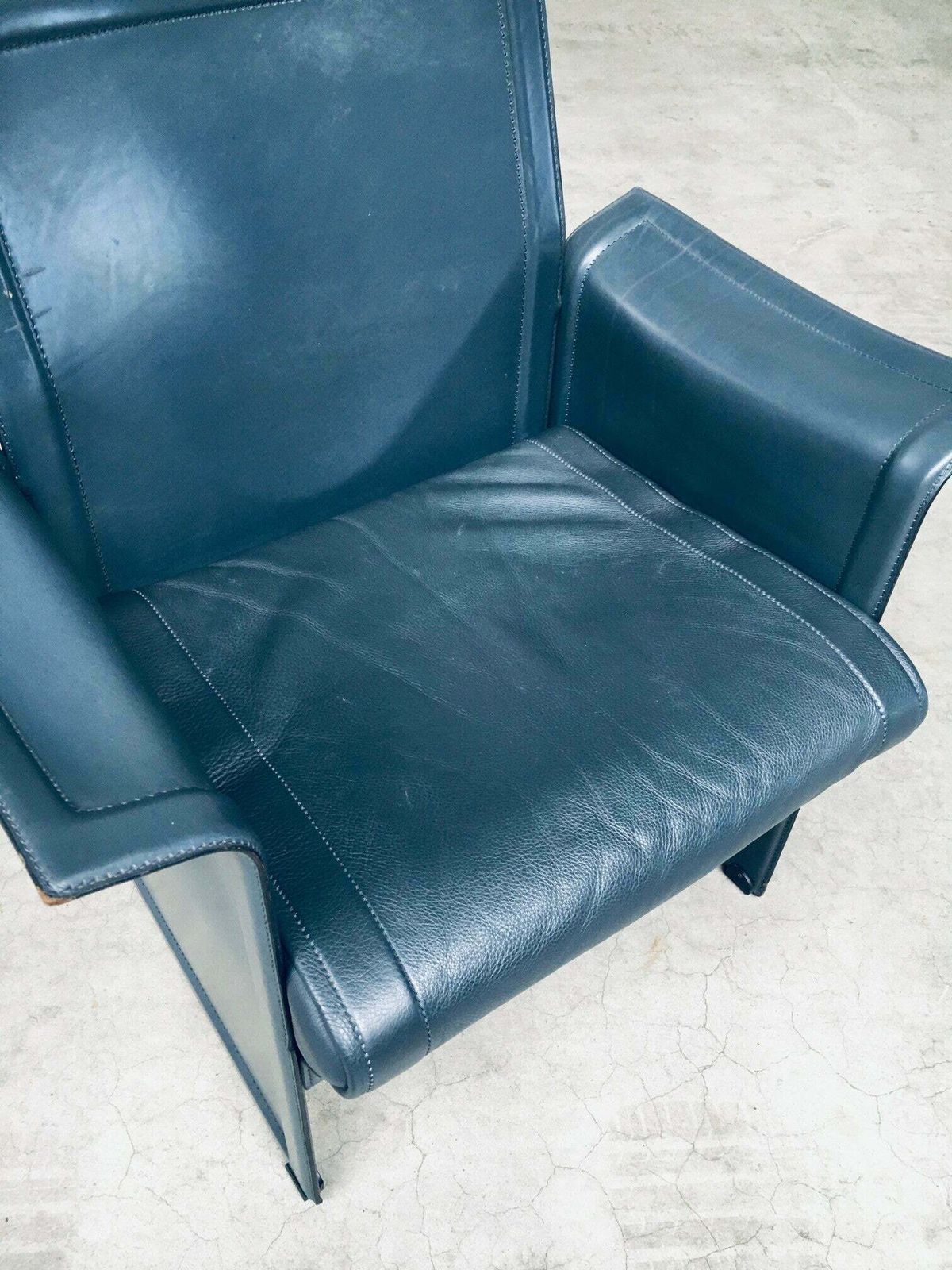 Furniture Postmodern Design Korium Km1 Leather Armchair By Tito Agnoli For Matteo Grassi, Italy 1980's photo