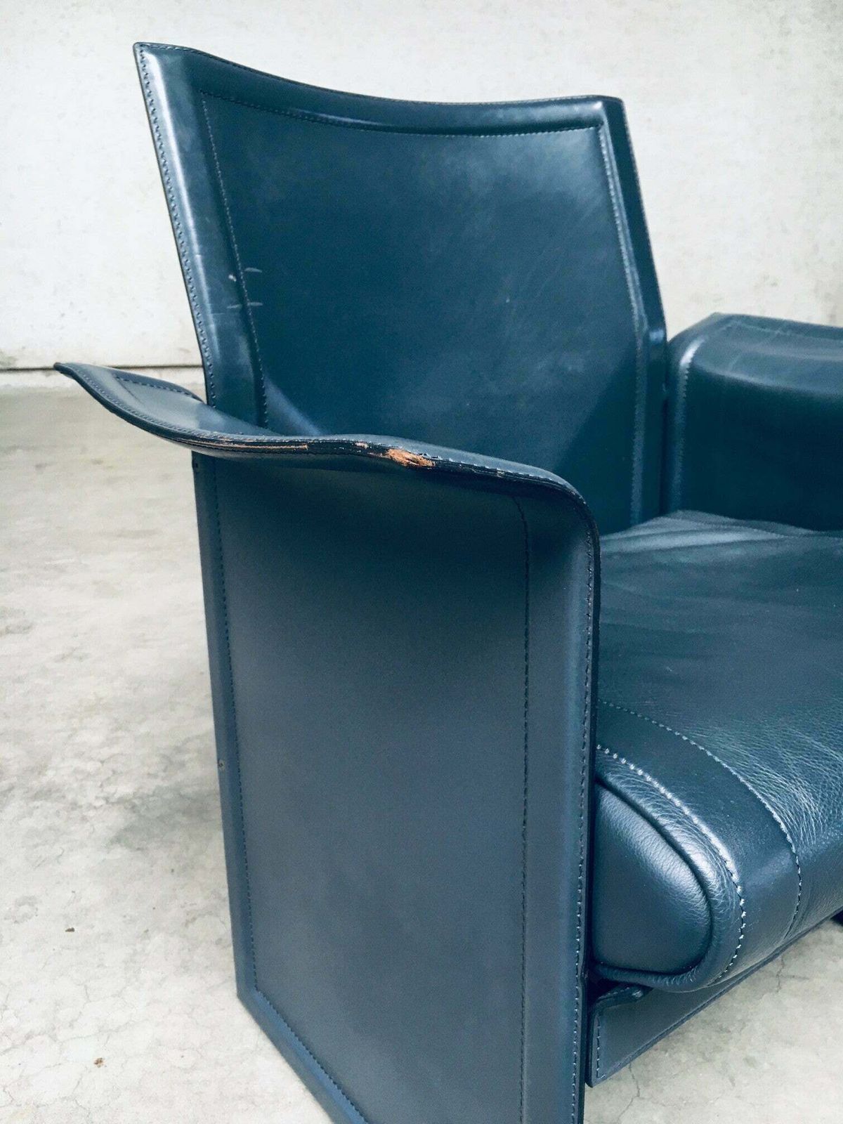 photo buy Postmodern Design Korium Km1 Leather Armchair By Tito Agnoli For Matteo Grassi, Italy 1980's