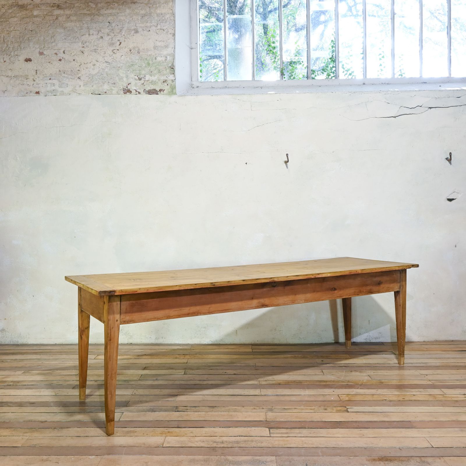 photo furniture A Large 19th Century French Fruitwood Farmhouse Table