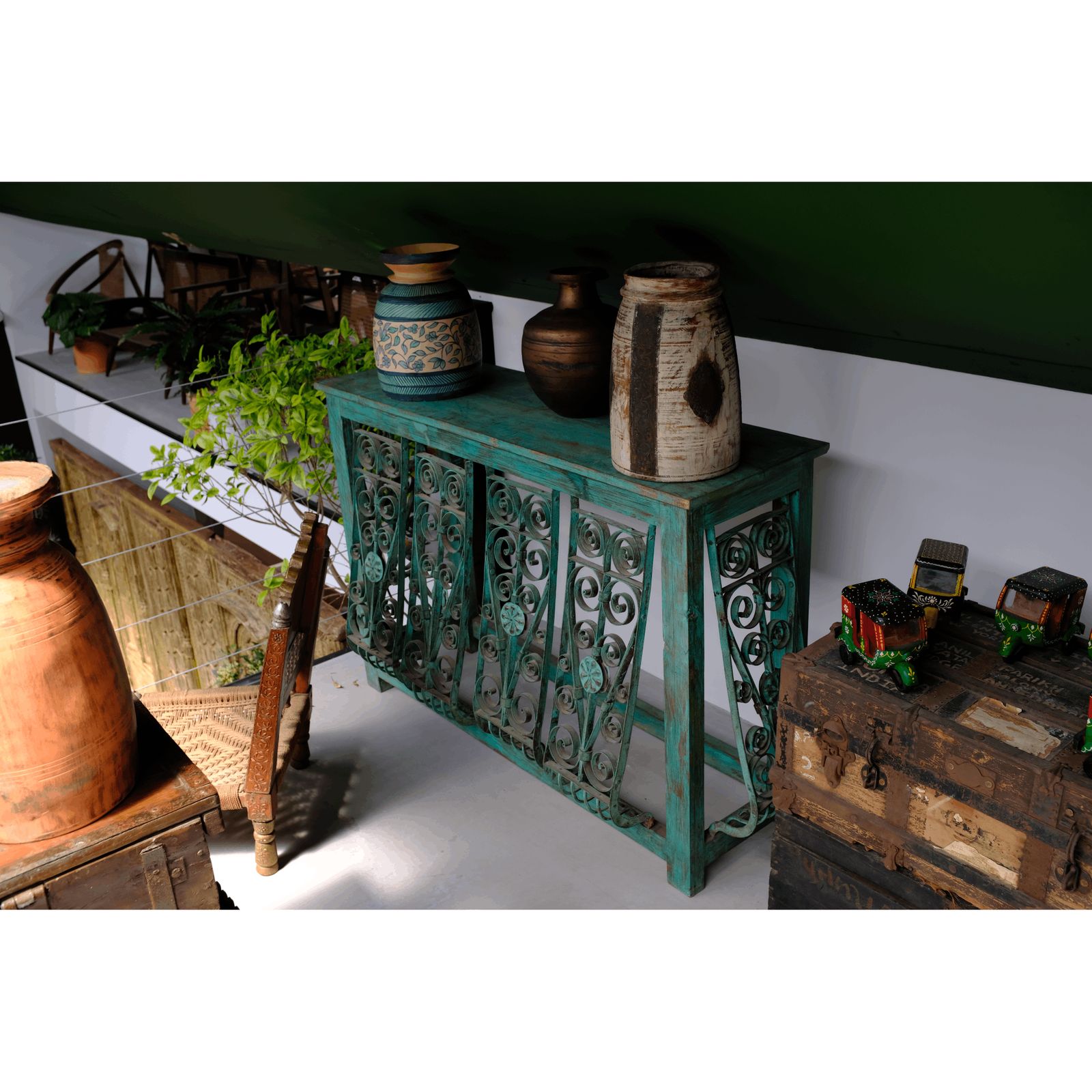Beautiful Design Vintage Hallway Console – Handcrafted Solid Mango Wood With Reclaimed Indian Grills, Entryway Furniture From Late 1900s photo vinterior