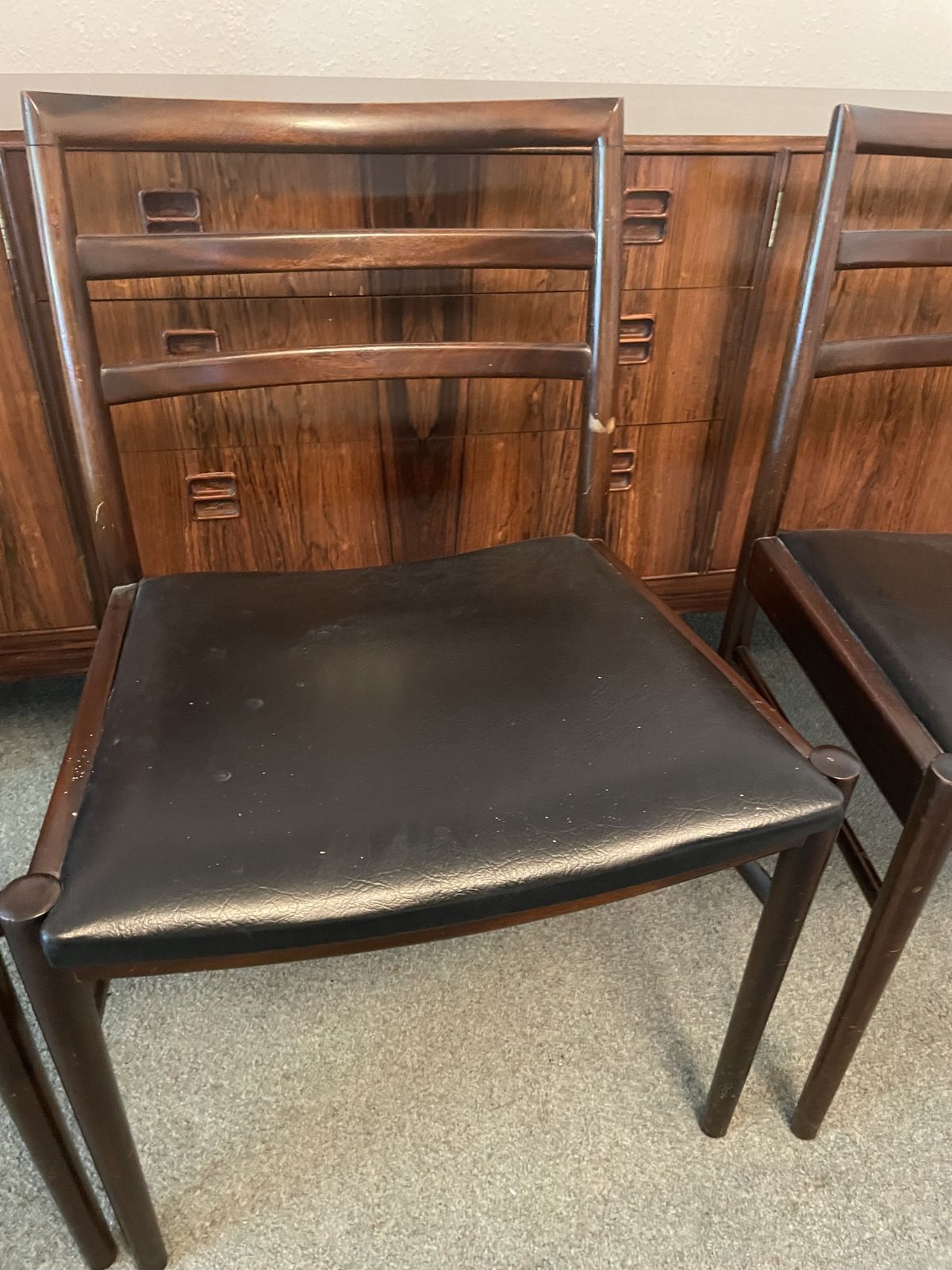 Beithcraft Mid Century Rosewood Table And Chairs photo 750.0