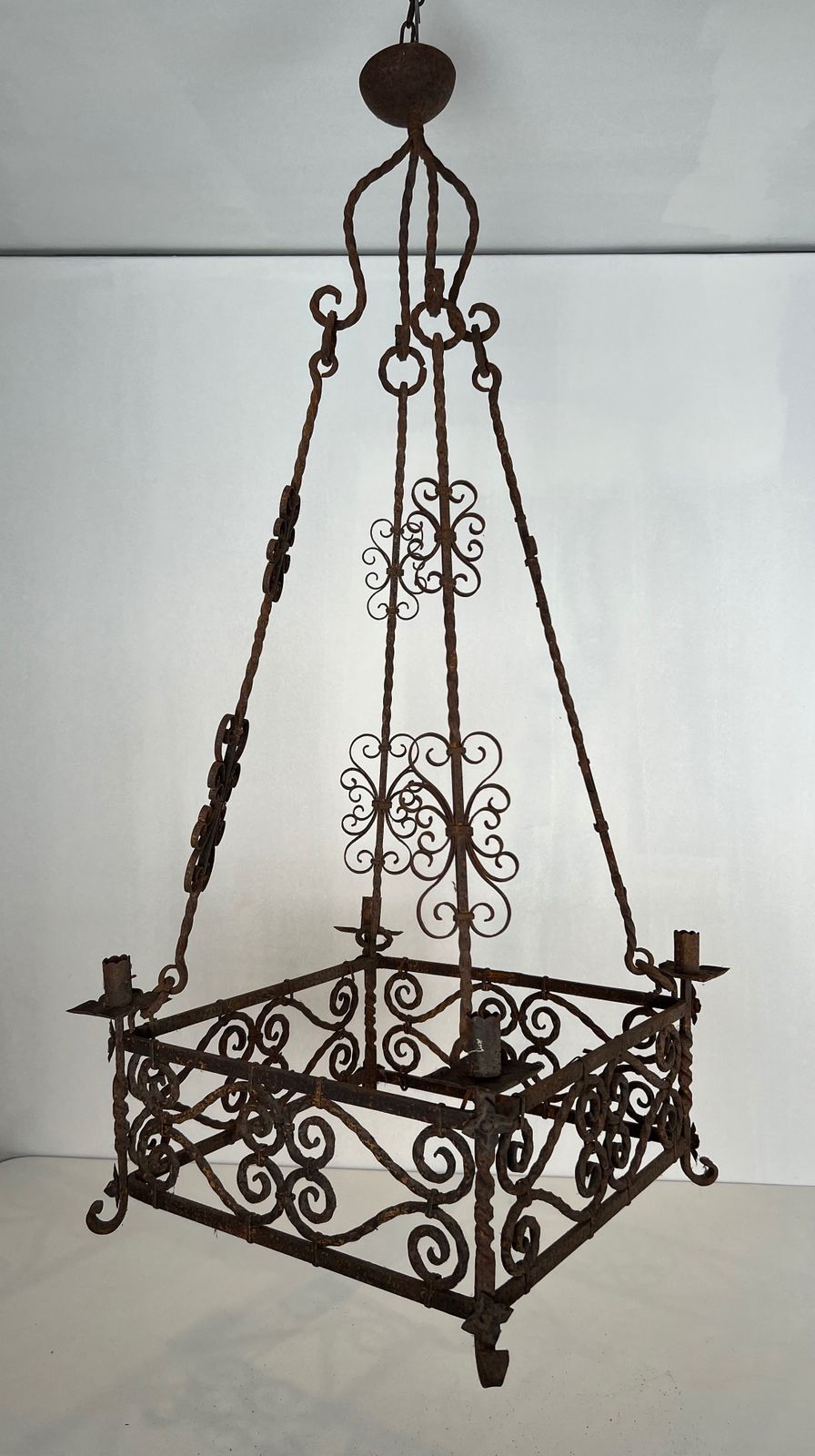 photo vinterior Large Gothic Style 8 Light Wrought Iron Chandelier