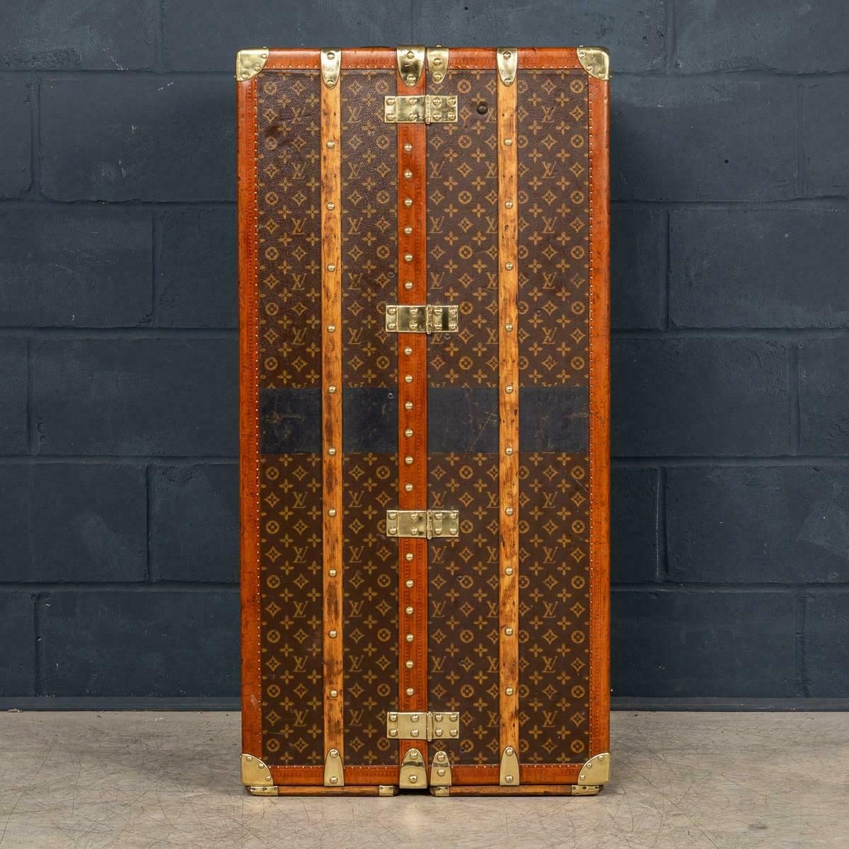 20th Century Louis Vuitton Wardrobe Trunk In Monogram Canvas, France C.1930 photo vinterior