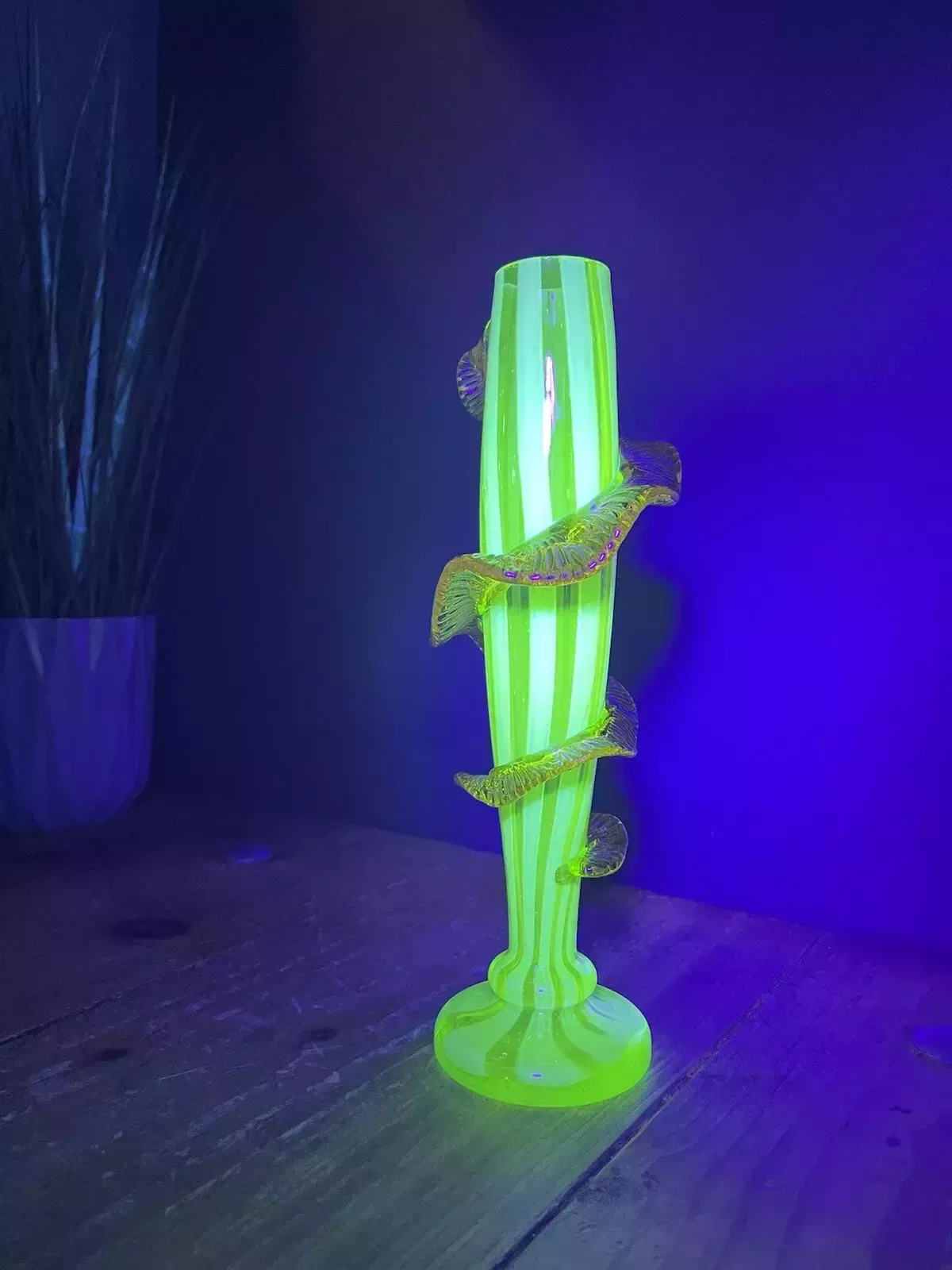 Antique Uranium Glass Opalescent Pin Striped Amber Rigaree Bud Vase Harrach Welz photo furniture