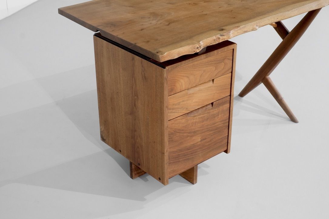 Desk " Conoid " By George Nakashima, USA 1970s photo Furniture
