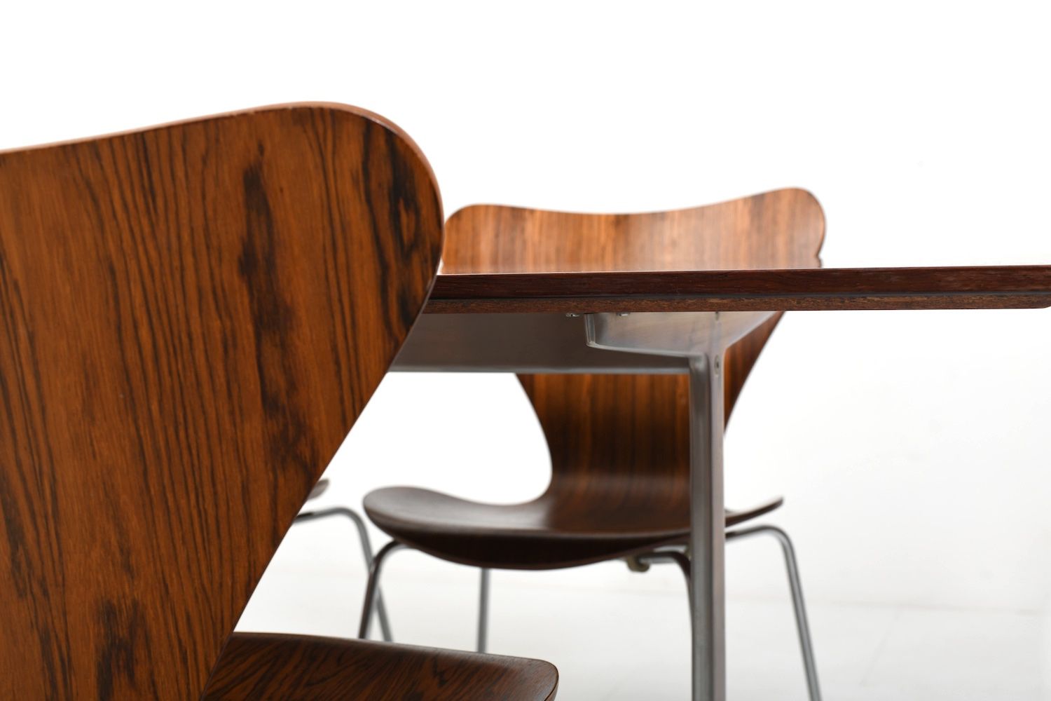 Arne Jacobsen Shaker Table And Series 7 Chairs 1960s photo 5790.0