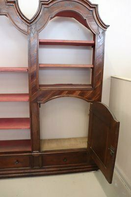 photo vinterior Late 17th Century Walnut Bookcase