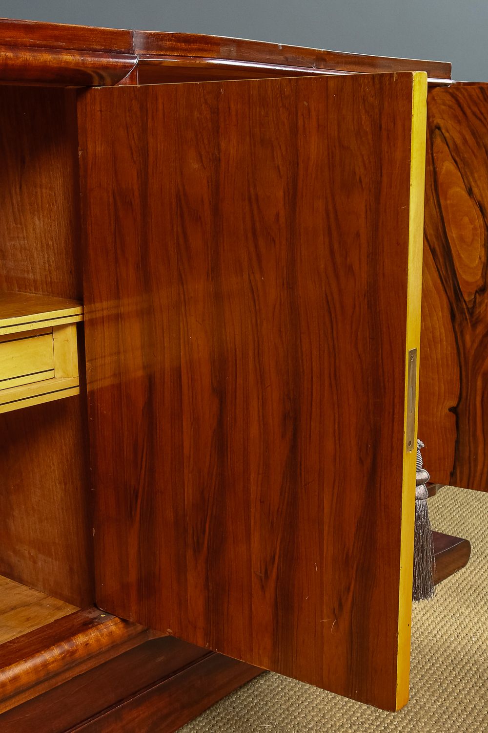 photo vinterior Art Deco French Mahogany Walnut Maple Sideboard (C.1930)