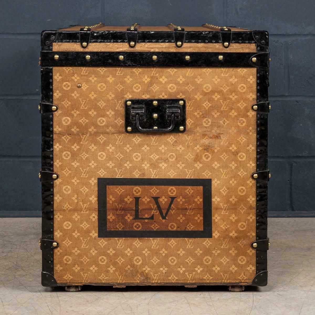 Antique 20thc Louis Vuitton "Malle Haute" Trunk In Woven Canvas, France C.1900 photo vinterior