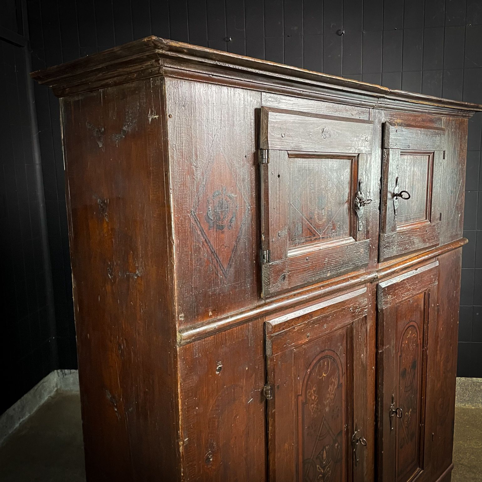 photo vintage Country 18th Century Swedish Folk Art Wardrobe