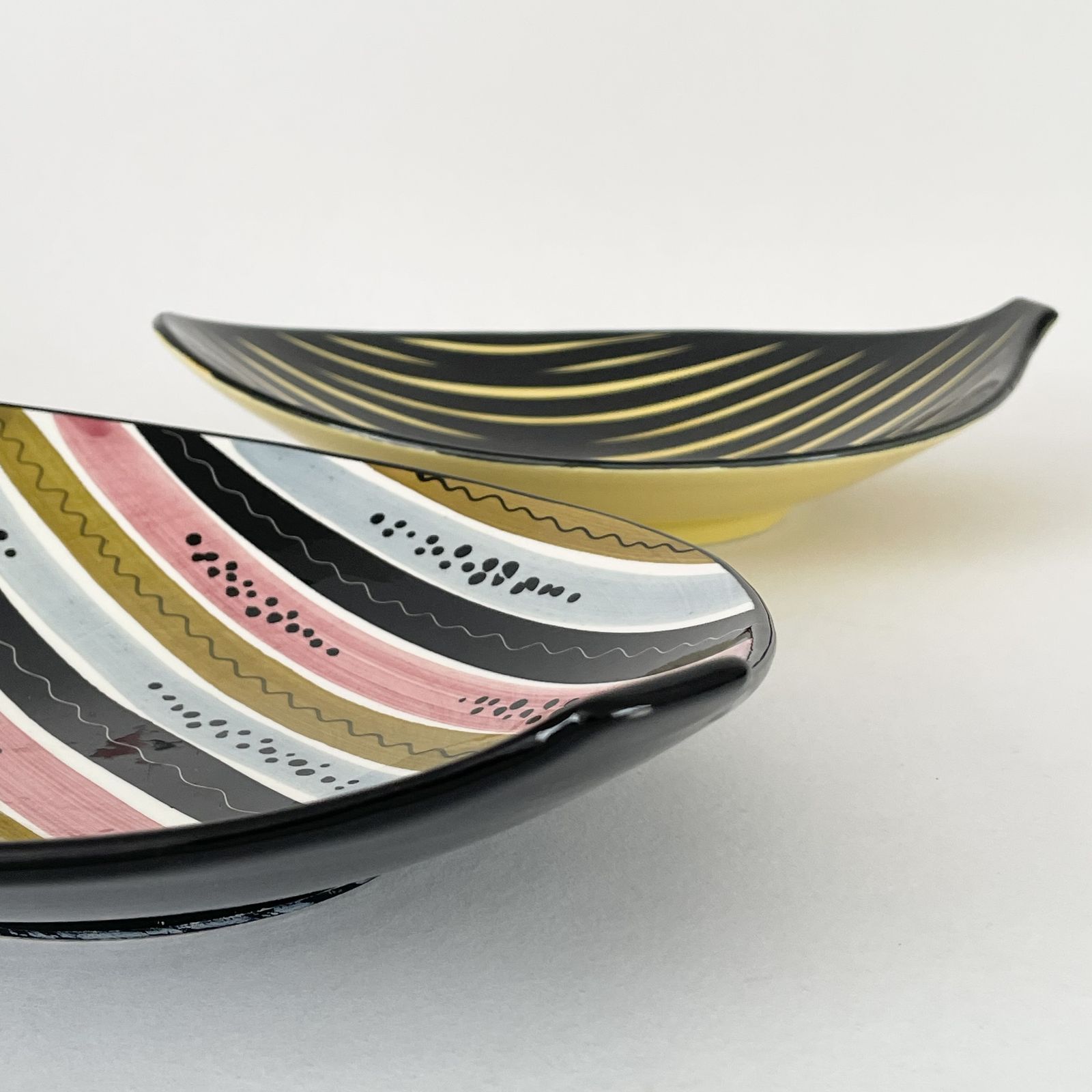 ‘Brazil’ Dish By Elfie Stadler For Shramberg Pottery / West Germany 1950s photo furniture
