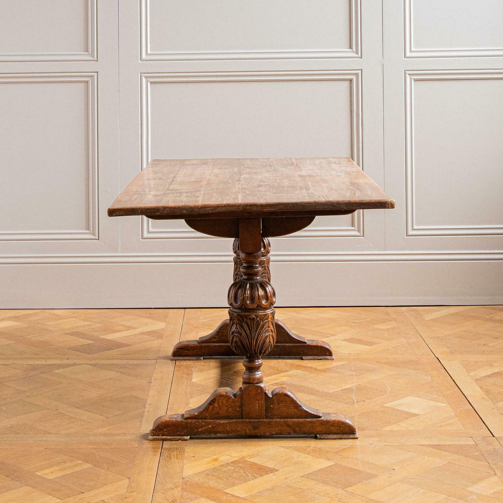 Elizabethan Style Dinning Table photo 2750.0
