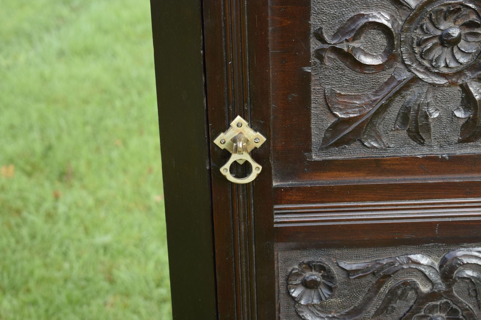 photo vinterior Late Victorian Pine Corner Cupboard