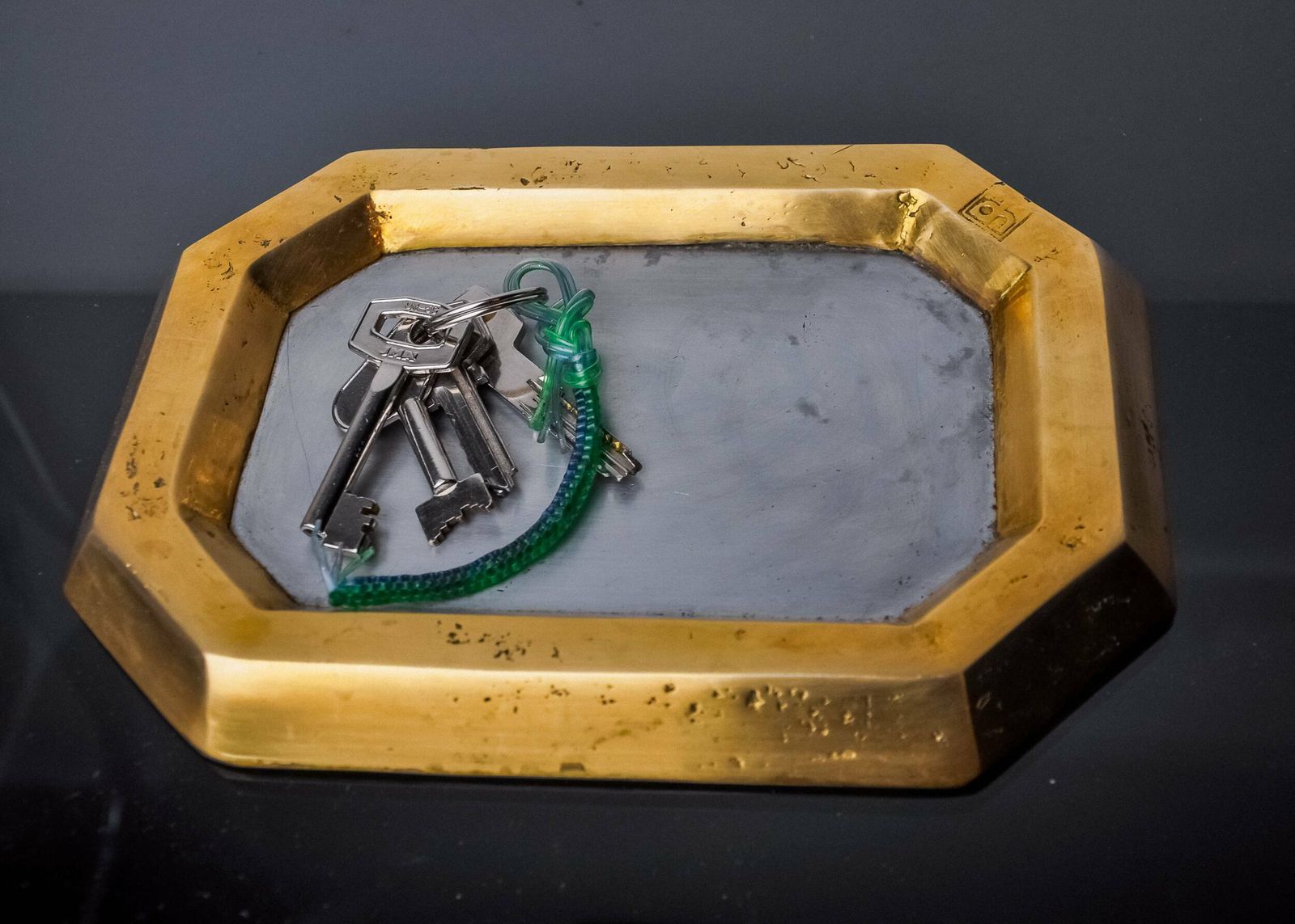 Brutalist Xl Pocket Emptier By David Marshall, Bronze And Aluminum, Spain, 1980 photo for sale