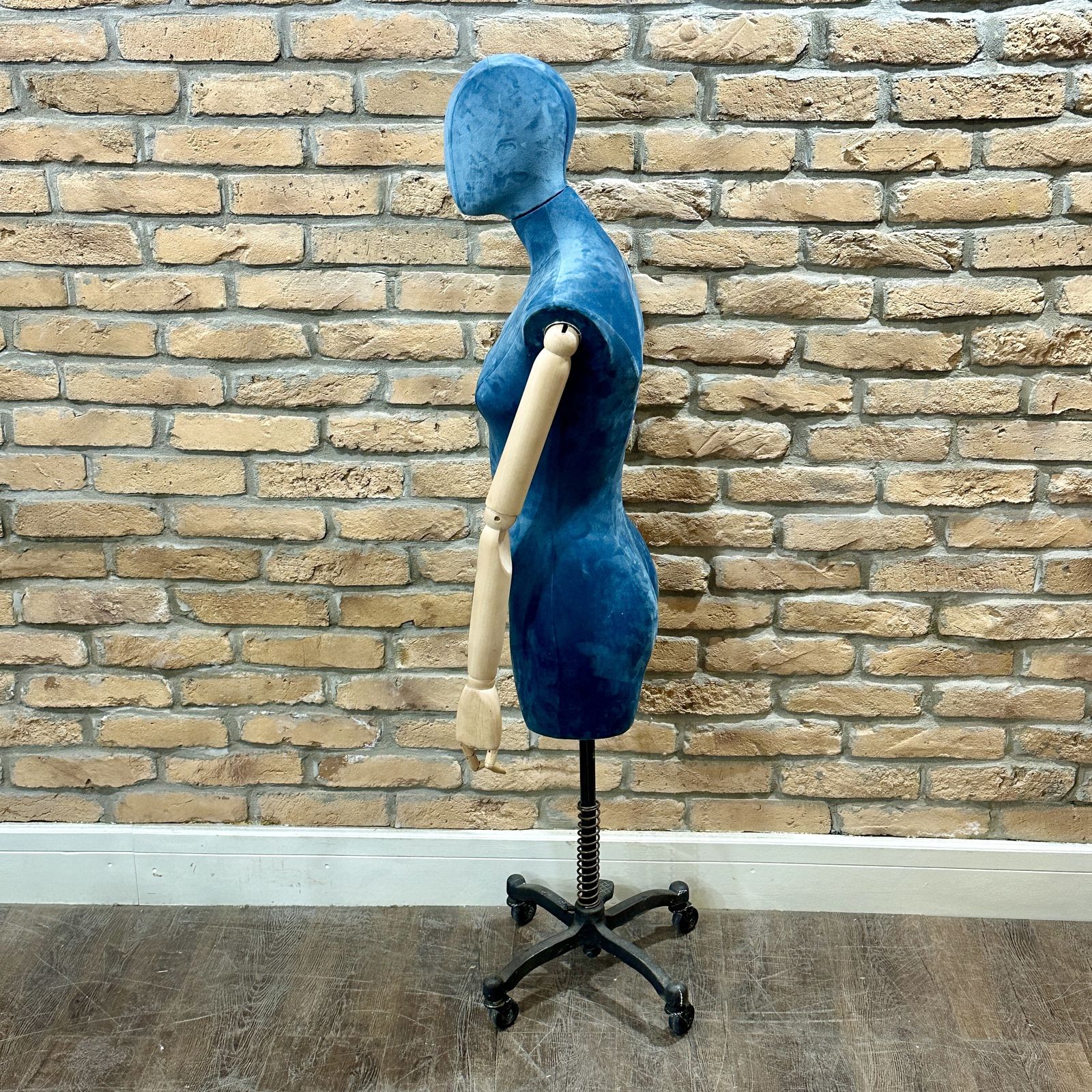 Suede Lined Articulated Mannequin photo furniture