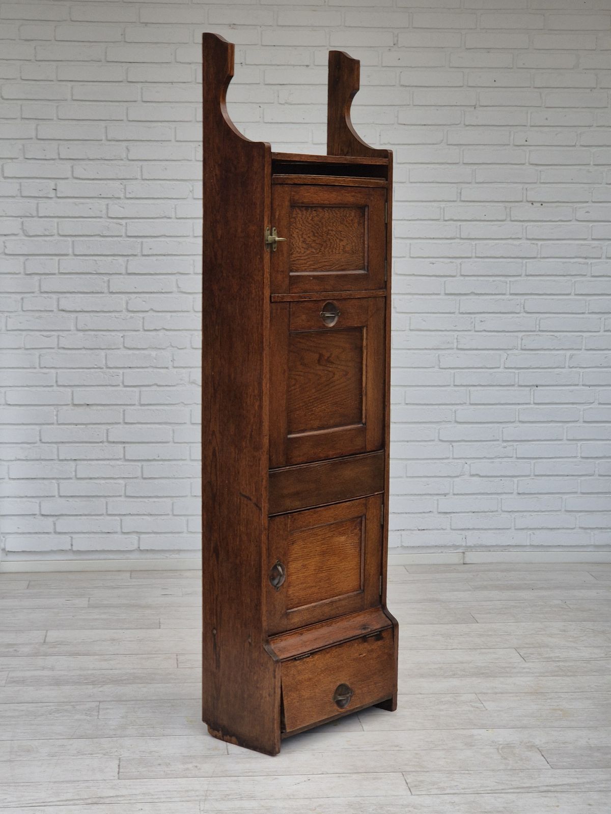 1950s, Scandinavian Design, Wall Cabinet, Original Good Condition, Oak Wood. photo vinterior
