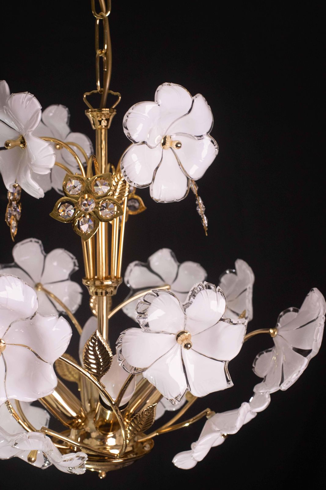 1020.0 Charming Murano And Crystal Glass Vintage Chandelier White Flowers, 1970s photo