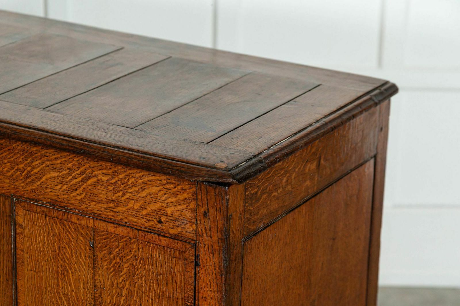 2243.0 George III English Oak Mule Chest photo