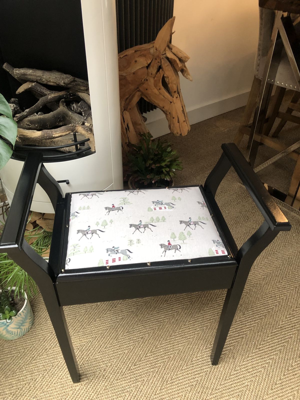 Beautifully Renovated Sophie Allport Show Jumping / Equestrian Fabric photo furniture