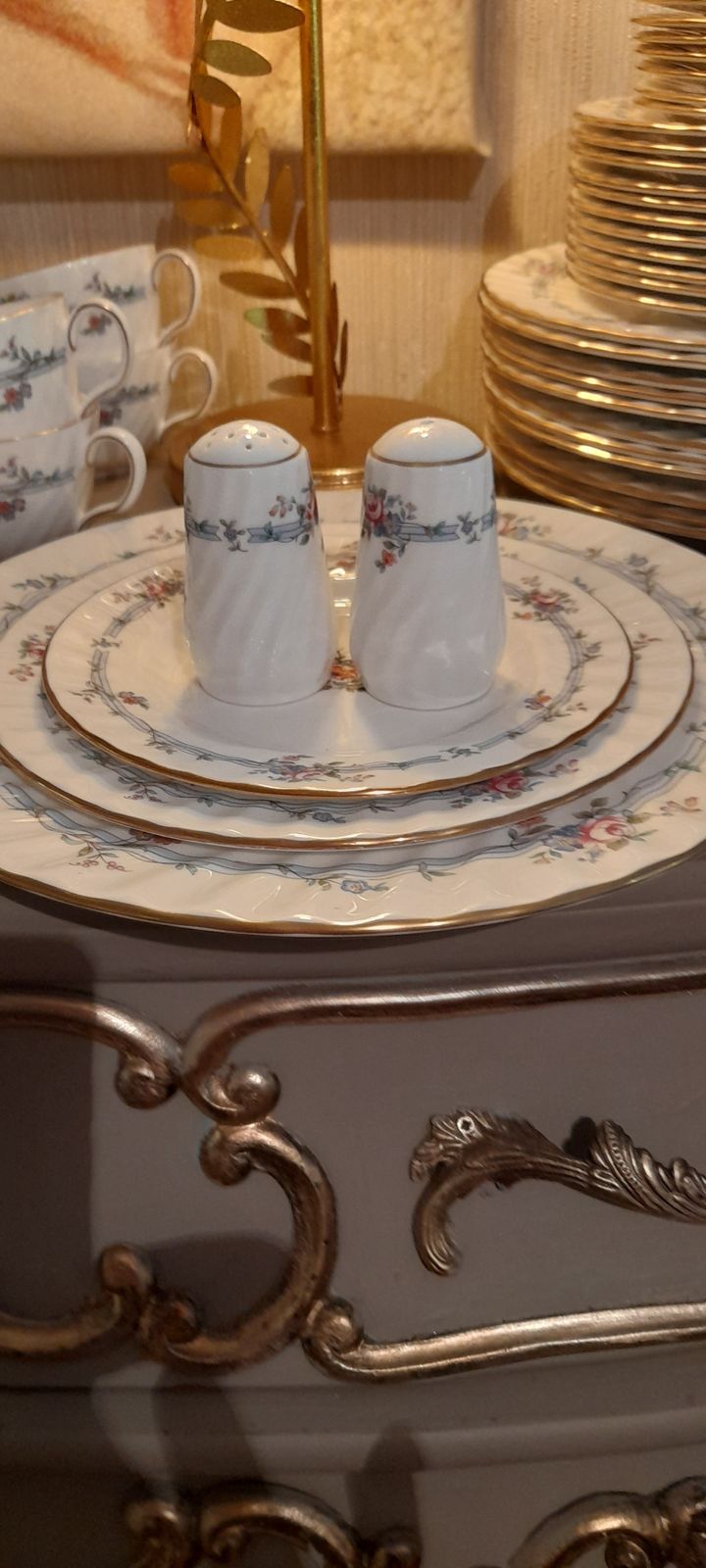 Minton Chartwell 12 Dinner Service Plus Extras. Truly Stunning. Mint Condition photo 1595.0