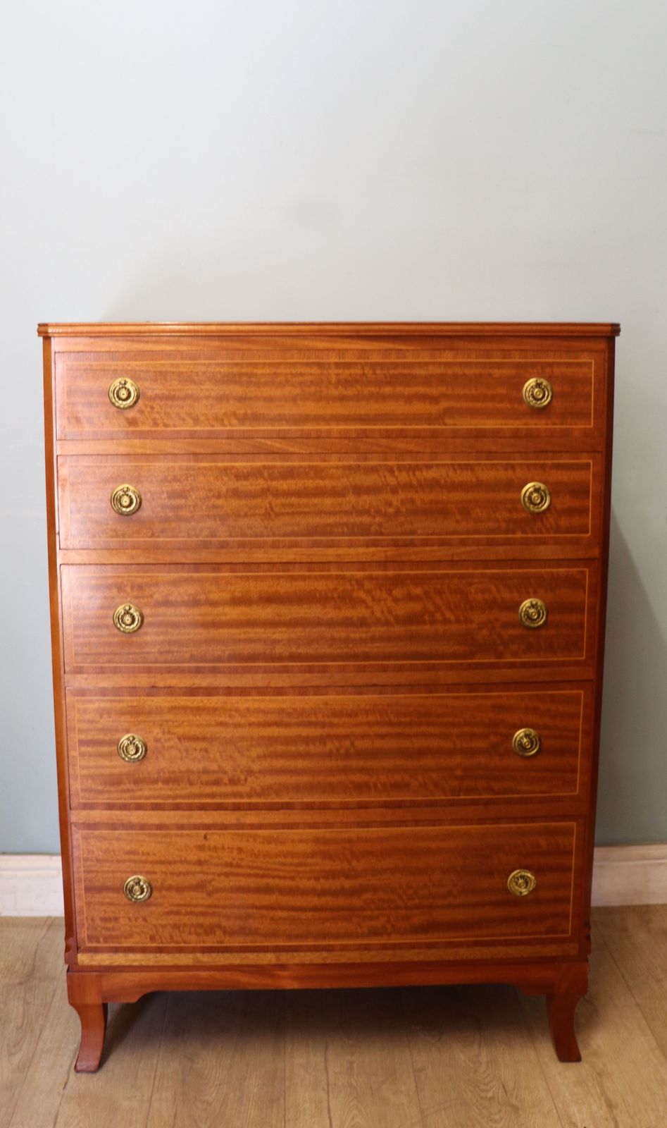 This Lovely 20th Century Georgian Revival Mahogany And Inlaid Chest Of Drawers.