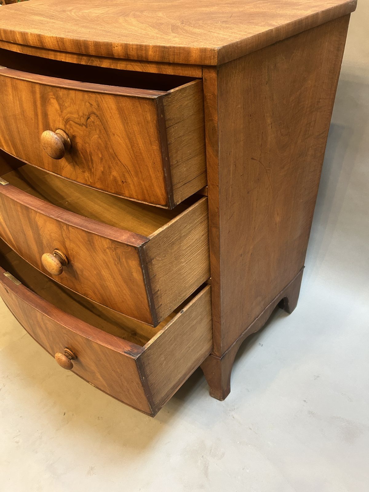 George III Bow Front Chest Of Drawers photo vinterior