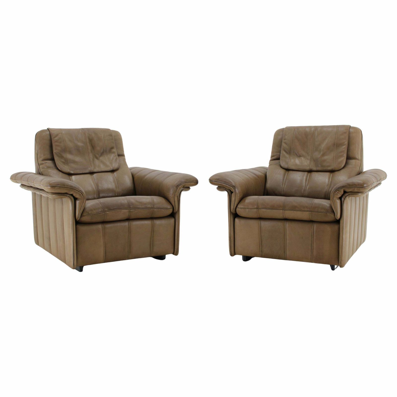 1970s Pair Of Exclusive De Sede Buffalo Leather Armchairs, Switzerland