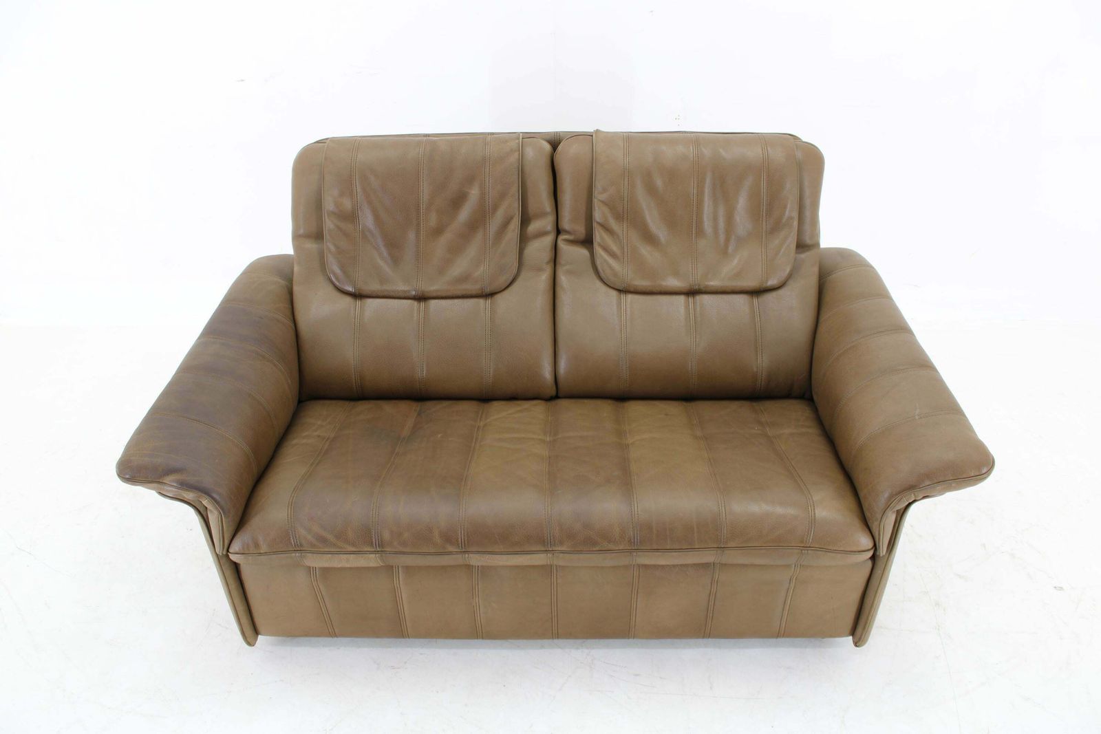 1970s De Sede Exclusive Buffalo Leather 2  Seater Sofa , Switzerland photo buy