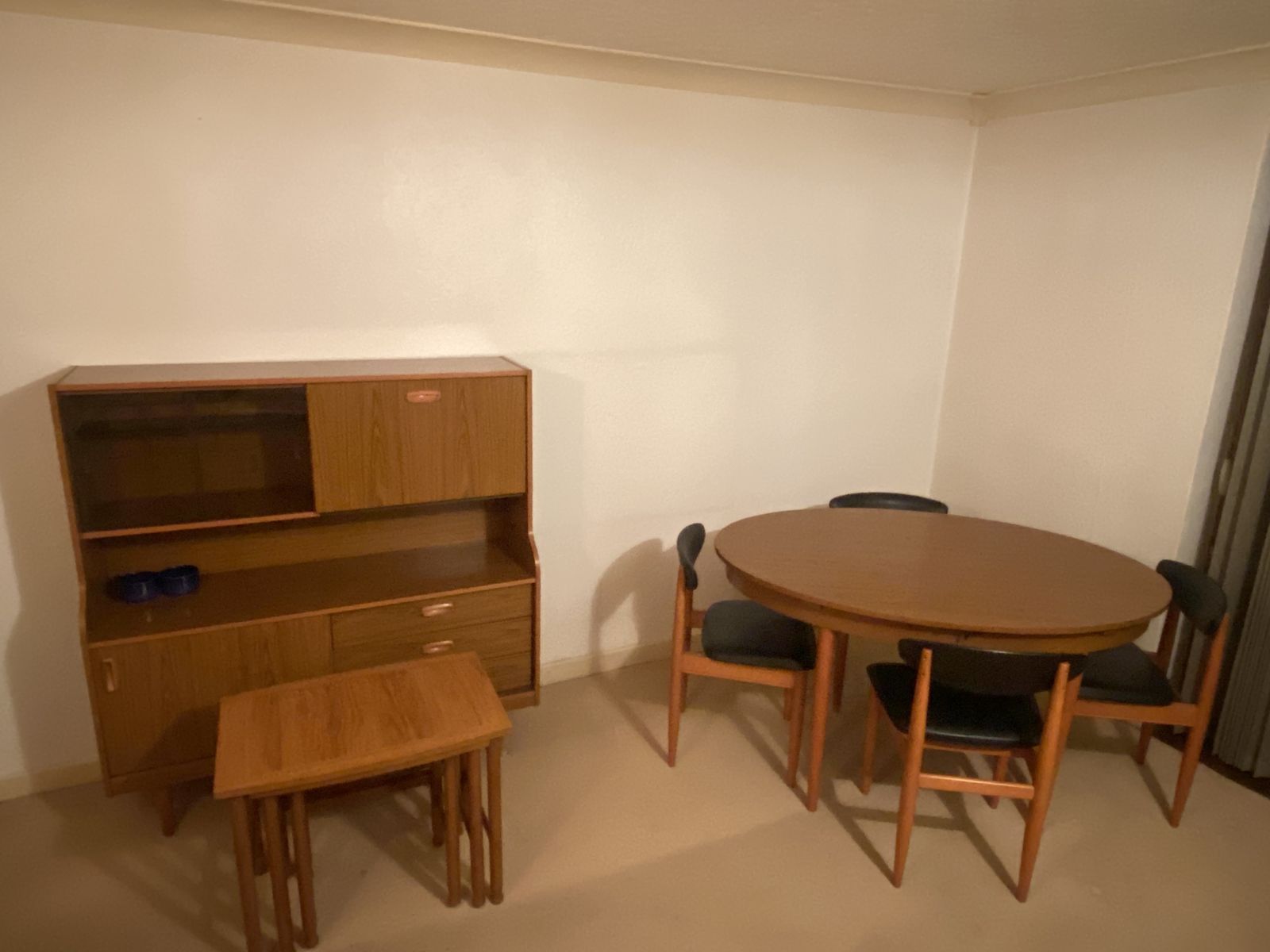Full Vintage Extendable Dining Set By Schreiber photo Furniture