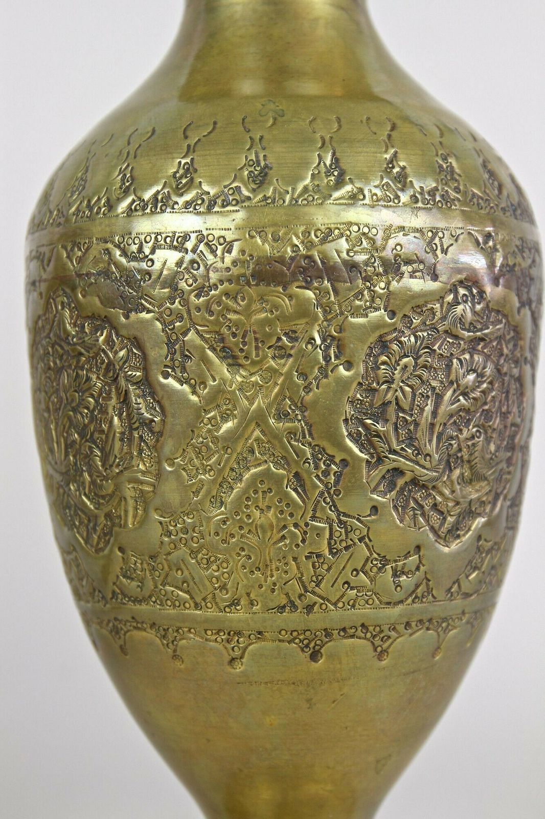 photo vintage Pair Of 19th Century Biedermeier Chased Brass Vases, Austria Ca. 1860