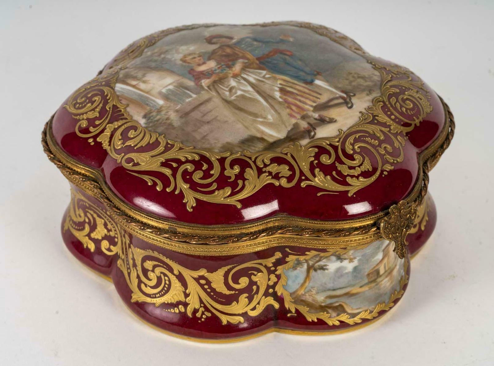 Important Sèvres Porcelain Box, 19th Century, Napoleon III Period. photo furniture