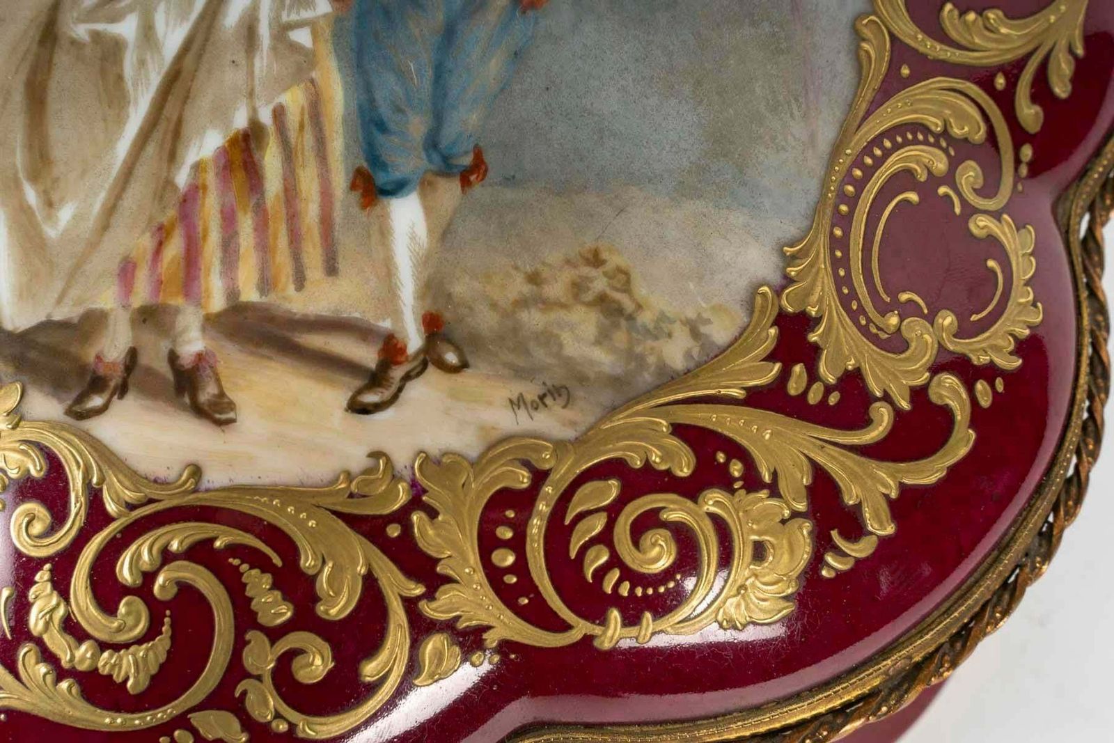 Important Sèvres Porcelain Box, 19th Century, Napoleon III Period. photo Home Decor