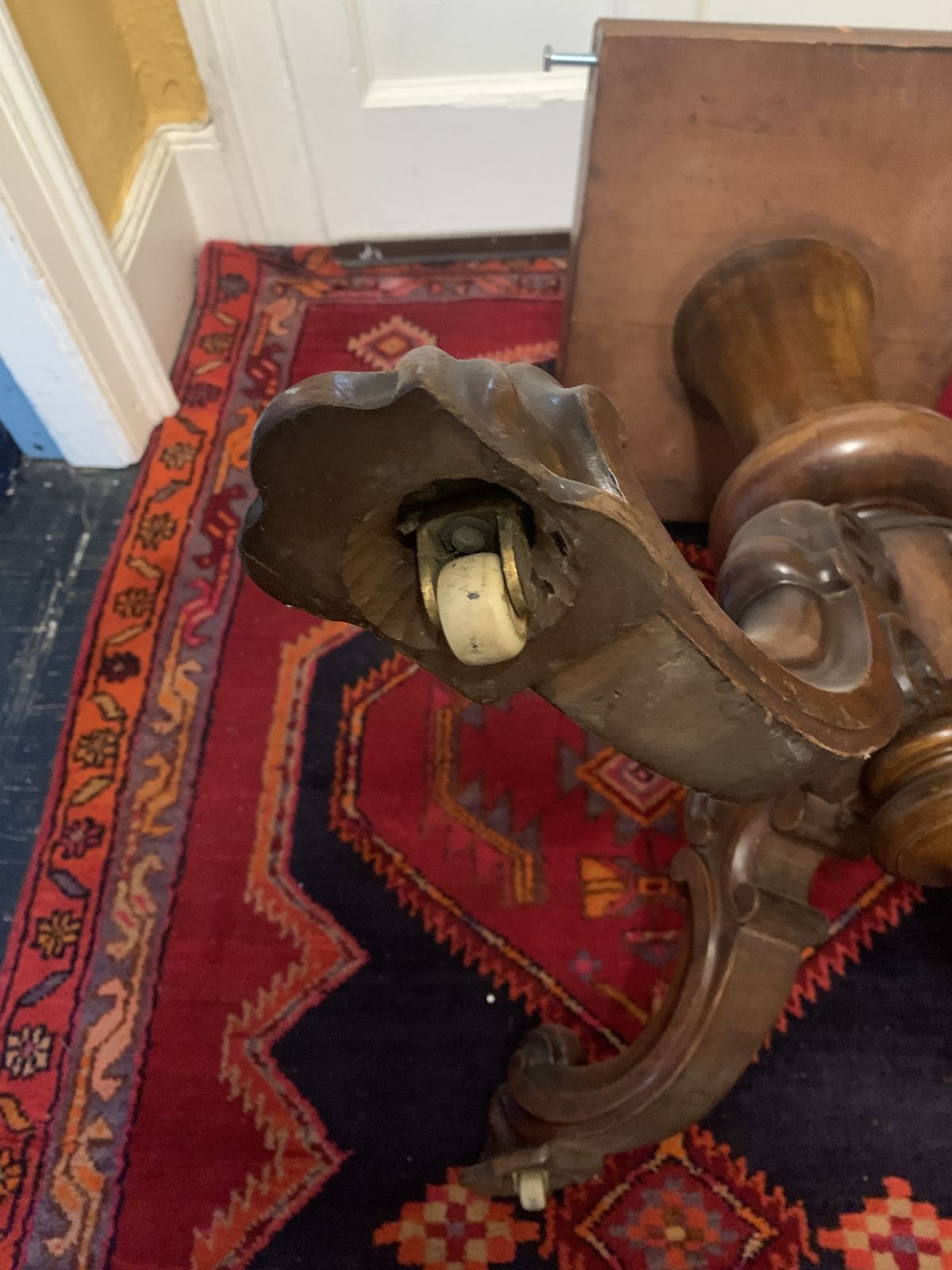 Victorian Walnut Loo /Breakfast Table photo buy