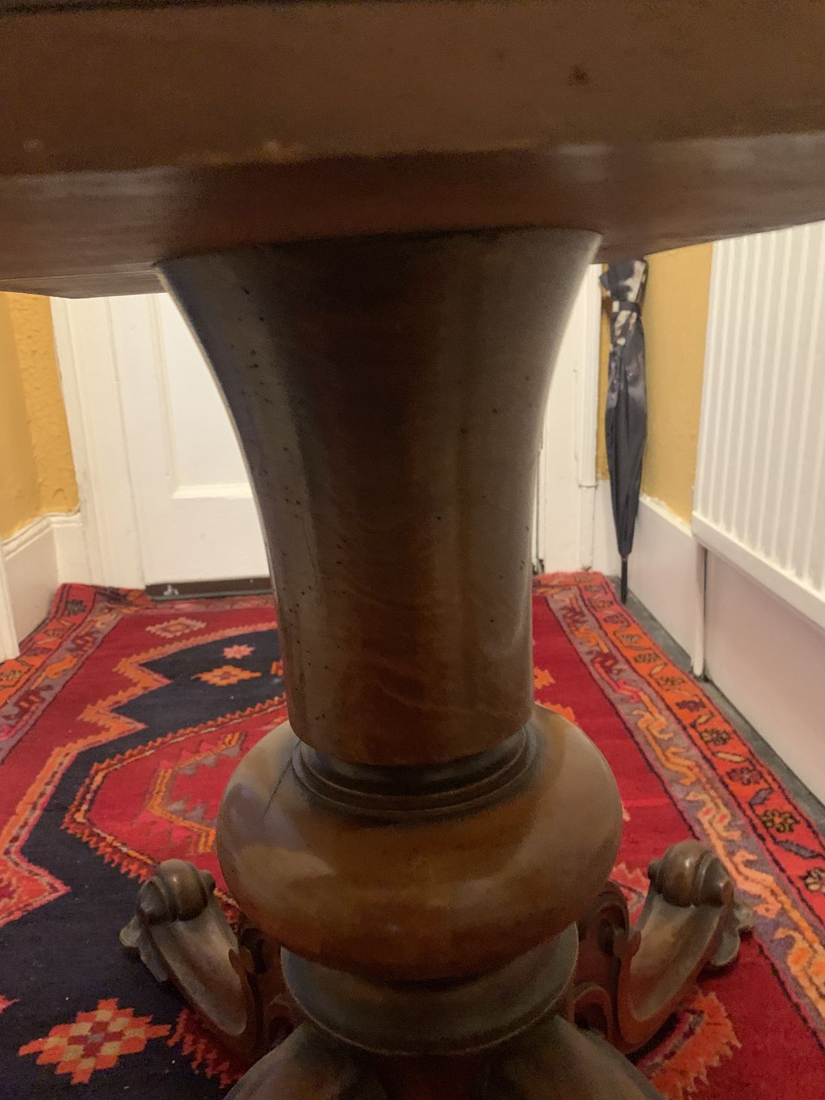 Victorian Walnut Loo /Breakfast Table photo vintage